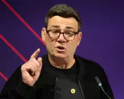 Burnham Vows to 'Change Labour' in Direct Challenge to Starmer