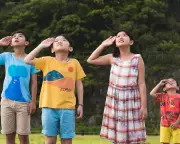 Ciao UFO Review: A Sentimental Hong Kong Drama of Time and Friendship