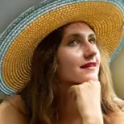 Divorcée Summer 2026: Why Women Embrace the Fabulous Lifestyle Trend