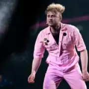 Eurovision UK Act Look Mum No Computer Sells 'No Points' T-Shirt After Last Place