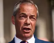 Ex-NCSC Chief Dismisses Farage's Russia Hack Claim as 'Without Merit'