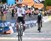 Giro d'Italia: Arrieta Wins Stage Five After Wrong Turn and Fall, Eulálio Takes Lead