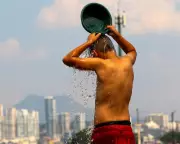 Global Weather Extremes: Record Heat and Hail in a Week of Wild Swings