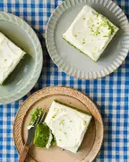 Helen Goh's Spring Spinach Sponge Cake with Cream Cheese Icing Recipe