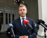 Hungary Proposes Limit of Eight Years for Prime Minister Term