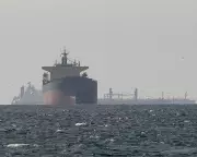 Iran Says Ships Must Cooperate in Strait of Hormuz After Vessel Seized