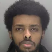London Drug Dealers Toss Crack Cocaine Out Window During Police Raid
