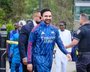 New York Mayor Wears Arsenal Kurta to Eid Prayers, Sparks Debate