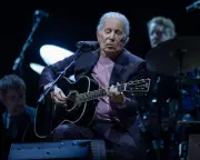 Paul Simon Review: At 84, His Resolute Artistry Inspires in Quiet Celebration Tour