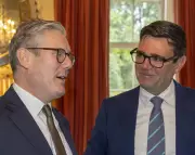 Pound Sterling Plunges as Andy Burnham Leadership Challenge Looms Over Starmer