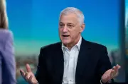StanChart CEO Winters Apologizes for AI Remark on Human Value