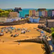 Tenby's 'Dead Zone' Signal Frustrates Locals Despite Tourist Charm