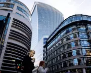 UK 30-Year Borrowing Costs Hit Highest Since 1998 Amid Oil Surge and Political Turmoil