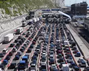 UK Braces for Long Hot Traffic Queues Amid Extra Border Checks