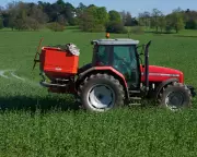 UK Ministers Consider Suspending Carbon Tax on Fertiliser to Curb Food Inflation