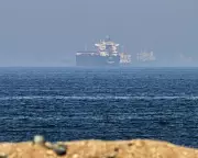 US Denies Iranian Claim of Striking Warship in Strait of Hormuz