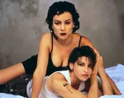 Why Bound Is the Ultimate Lesbian Erotic Thriller Feelgood Movie