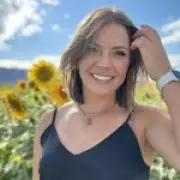Woman Dumps Boyfriend After Reading ACOTAR, Credits BookTok for Empowering Her