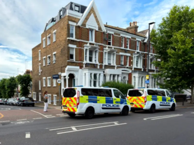 Battersea stabbing: 17-year-old boy killed, police appeal for witnesses
