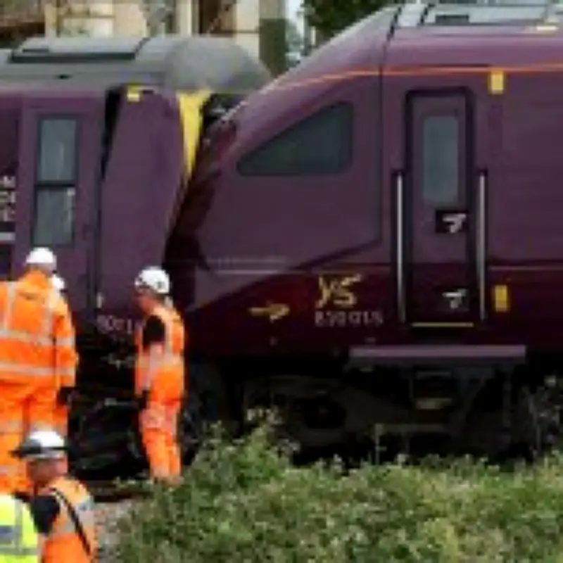 Bedford train crash: Driver passed red signal before fatal collision, RAIB says