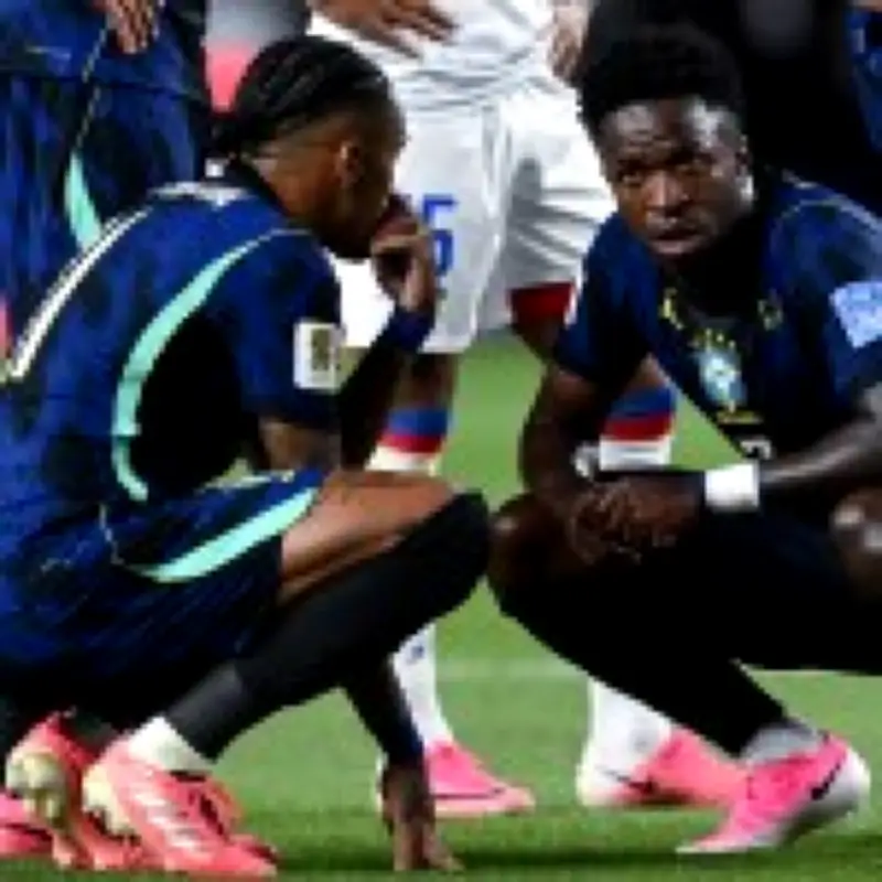 Brazil World Cup injury blow as Raphinha limps off with hamstring issue