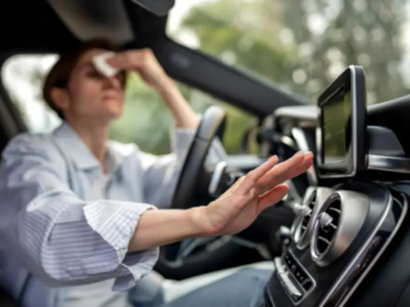Can You Be Fined for Sitting in Car with Engine Running for Air Con? Yes, Up to £110