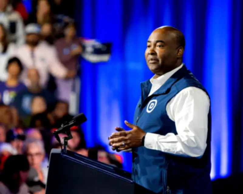 Centrist Democrats Push for Schism After Socialist Primary Wins