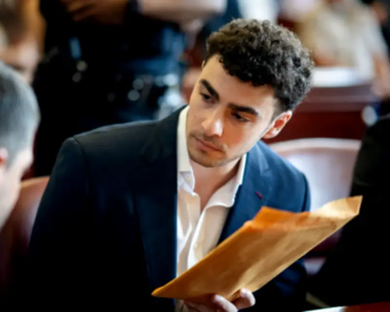 Chaos in Luigi Mangione trial leaves observers guessing on defense strategy