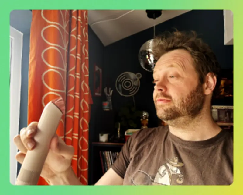 Dyson HushJet Mini Cool fan review: powerful but noisy handheld fan