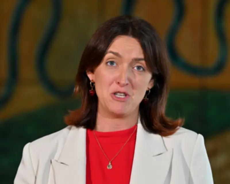 Greens and Pocock push for inquiry into fossil fuel 'petro-grooming' of children in schools and sports