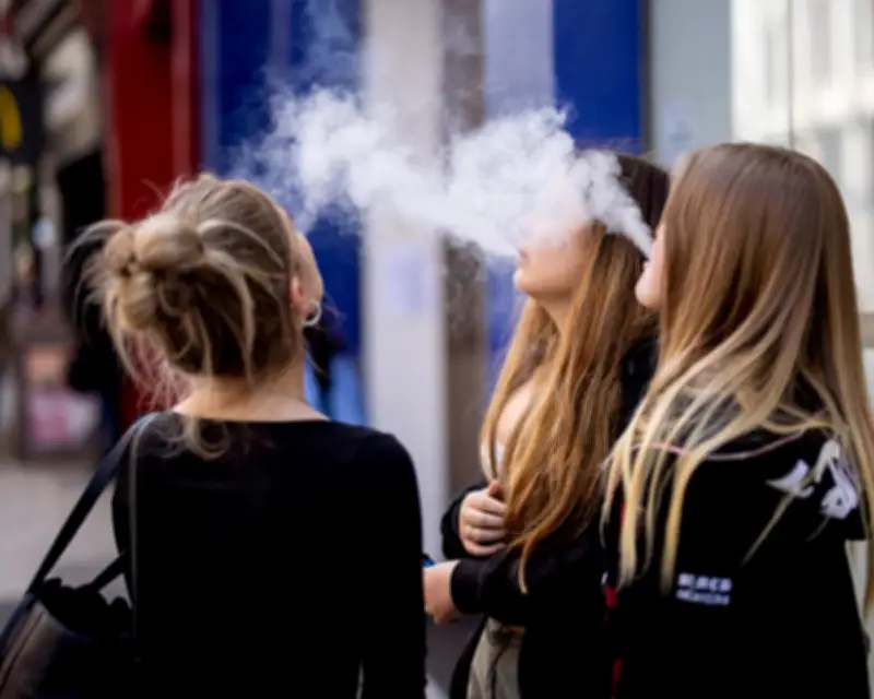Guardian view on nicotine: addiction without harm is not a safe bet
