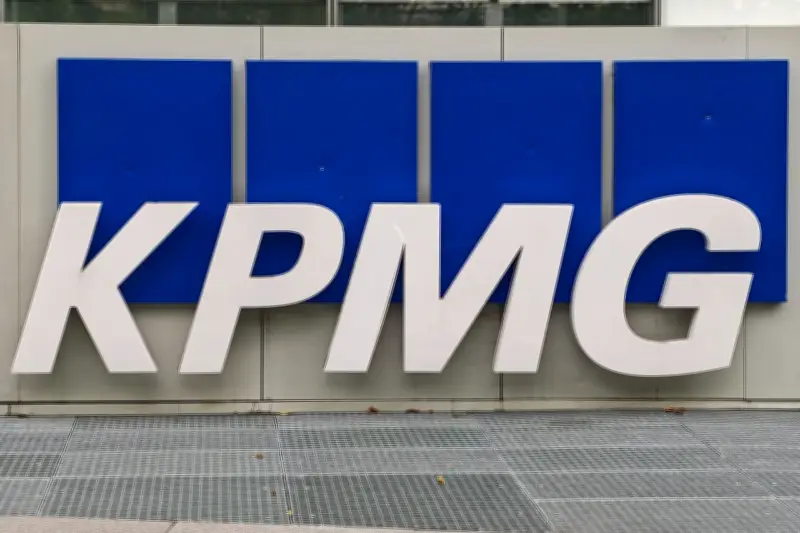 KPMG cuts UK contractors in cost-saving drive