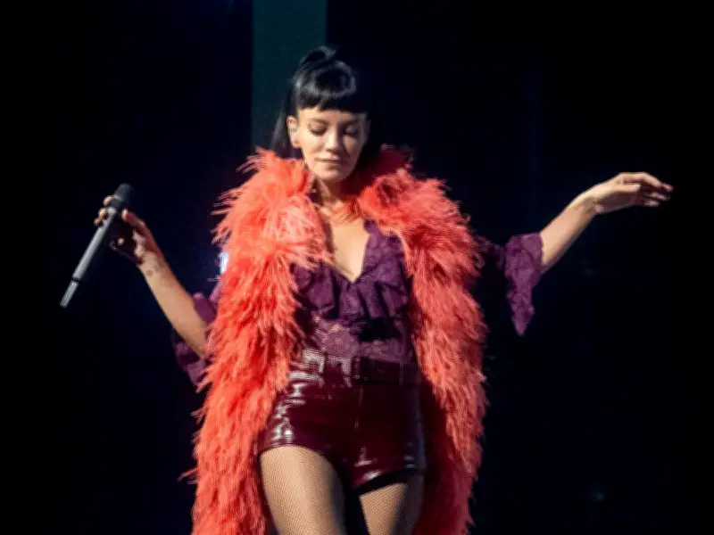 Lily Allen hits back at fans over 'too short' O2 Arena gig criticism