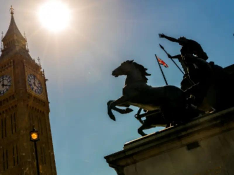 London heatwave: Met Office issues red warning as temperatures to hit 40C