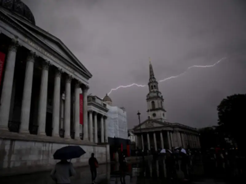 London thunderstorms: 'Biblical' rain causes flash flooding, Tube station shut