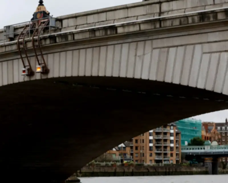 Man Arrested Nine Years After 'Putney Pusher' Incident on London Bridge