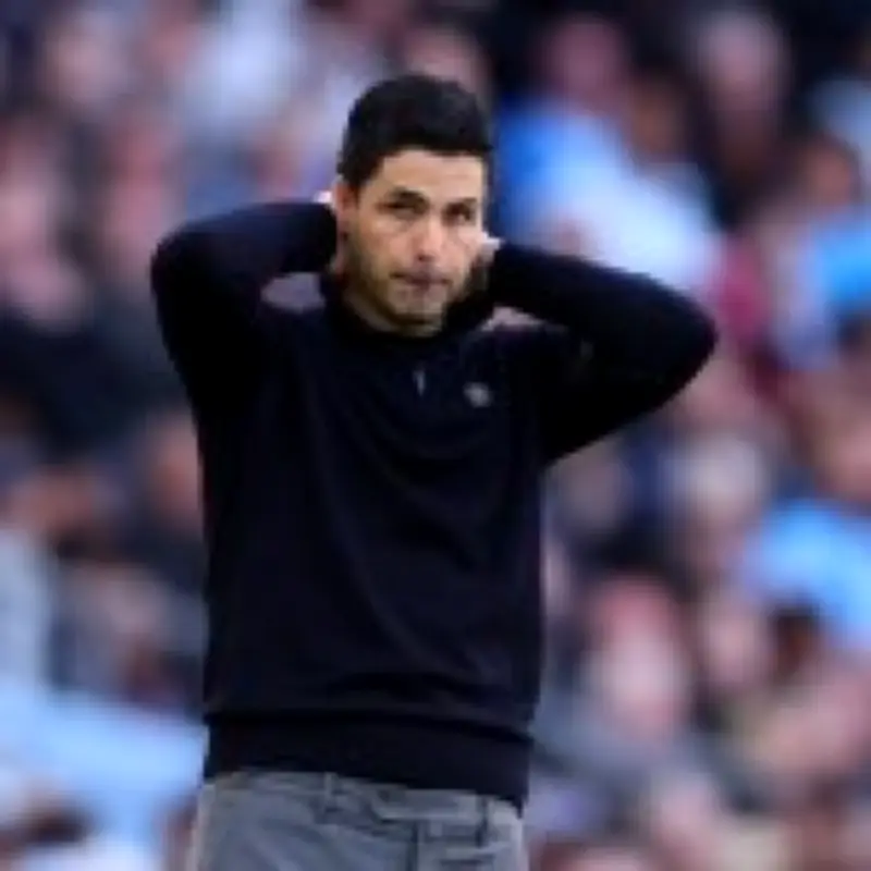 Man Utd and Chelsea join race to sign Sporting's Maxi Araujo for £69m