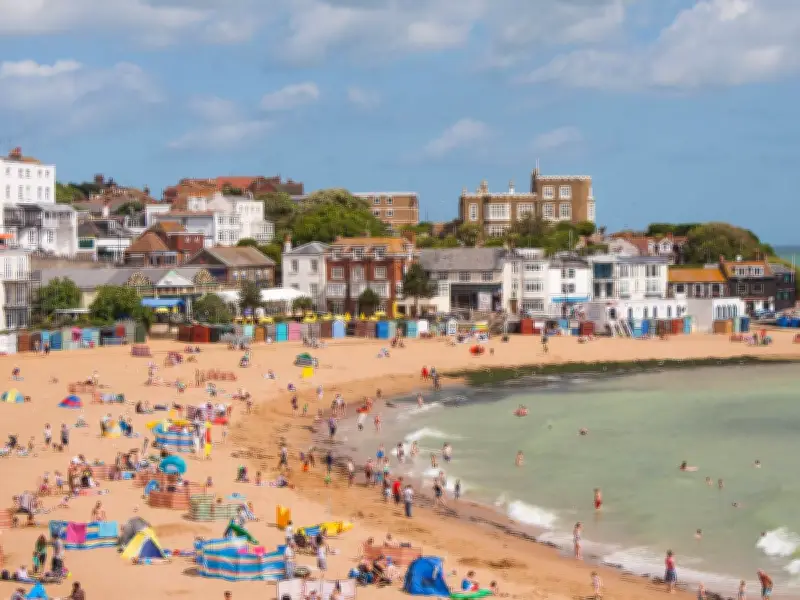Margate and Ramsgate impose alcohol ban with £1,000 fines from July 1
