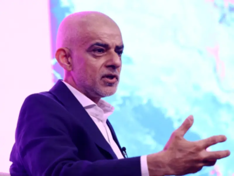 Mayor Khan unveils London's first heat plan with 37 measures to combat rising temperatures