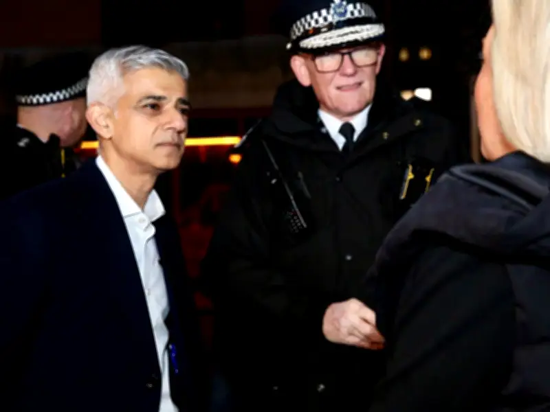 Met Police may cut 700 jobs after £50m Palantir AI deal collapse