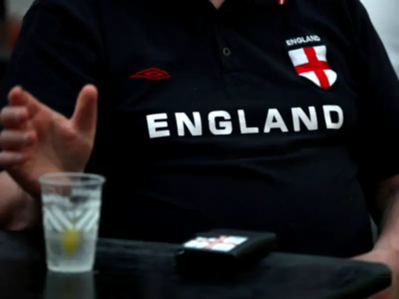 Police Warn World Cup Fans in London Pubs of 'Bagsmen' Thieves