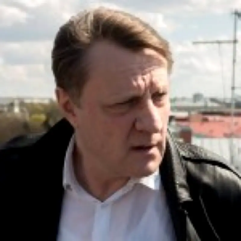 Russian journalist dies from mushroom poisoning after exposing Putin's secret relationship