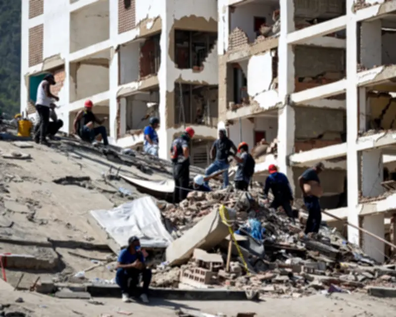 Strong aftershock terrifies Venezuelans days after devastating twin quakes