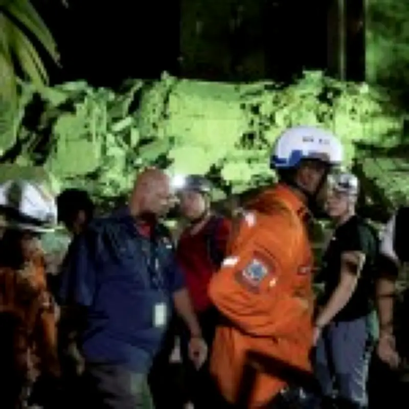 Thousands feared dead after two powerful earthquakes hit Venezuela