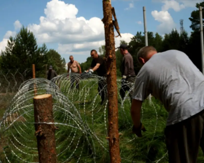 Ukraine Bolsters Northern Defenses Amid Belarus War Fears
