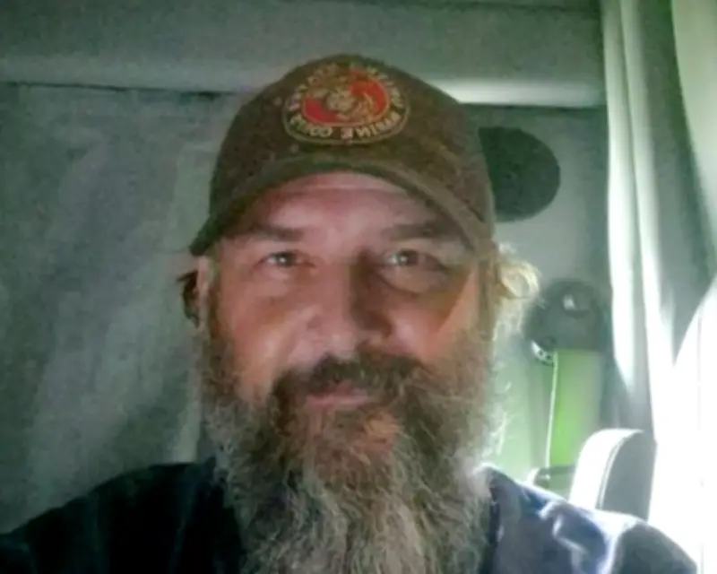 US Marine Veteran Uses Combat First Aid to Save Crash Victim on Highway