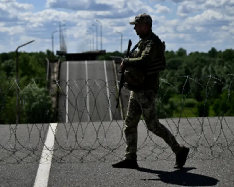 Zelenskyy warns Belarus: remove Russian relay stations or 'we'll do it'