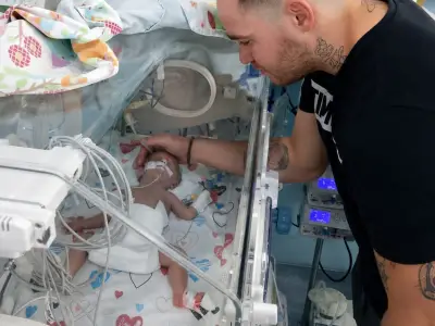 Baby born at 720g, 8 weeks early, fighting for life in Georgia NICU