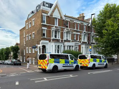 Battersea stabbing: 17-year-old boy killed, police appeal for witnesses