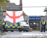 Asylum seekers removed from Epping hotel targeted by far-right as Home Office ends contract